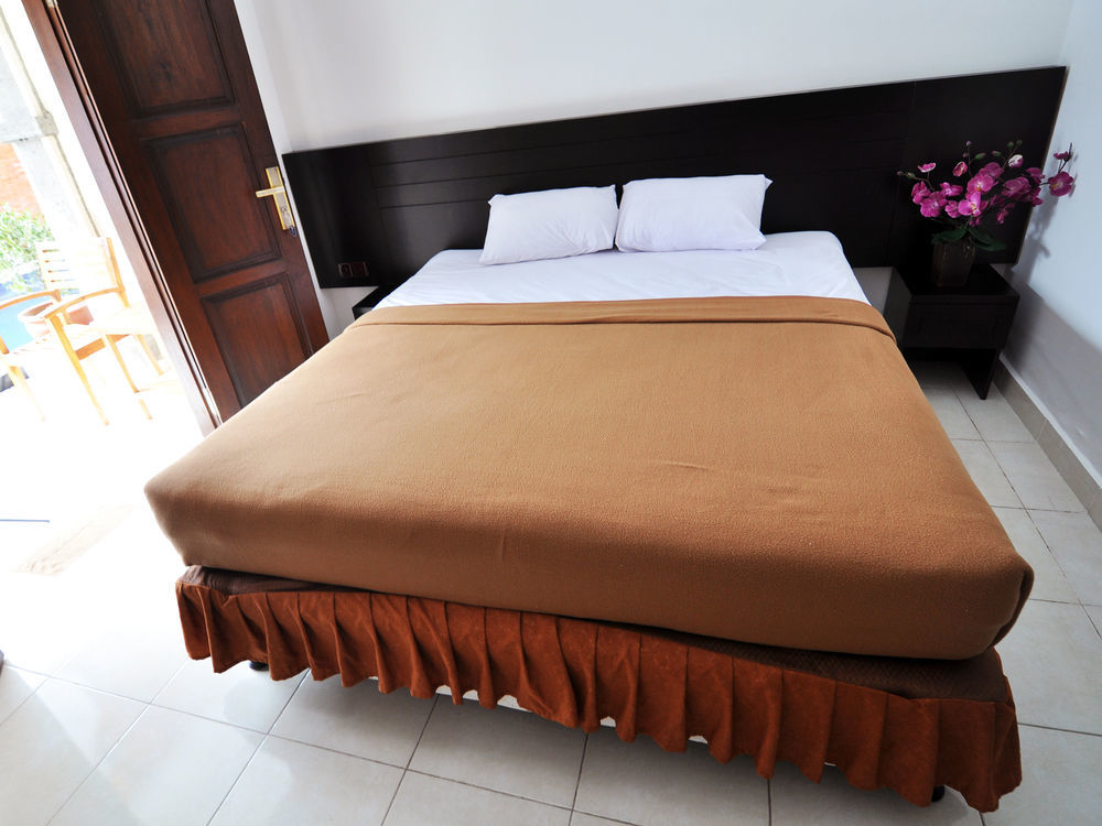 Jesens Inn II Kuta Lombok Exterior foto
