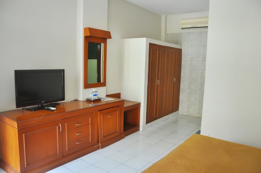Jesens Inn II Kuta Lombok Exterior foto